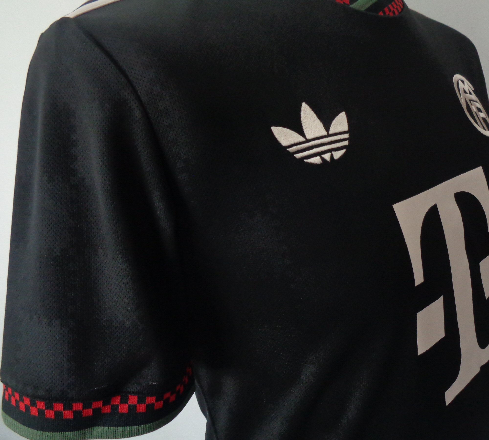 BAYERN MUNICH Adidas Originals 2025-2026 Third Shirt (NEW- Multiple Sizes) - Image 7